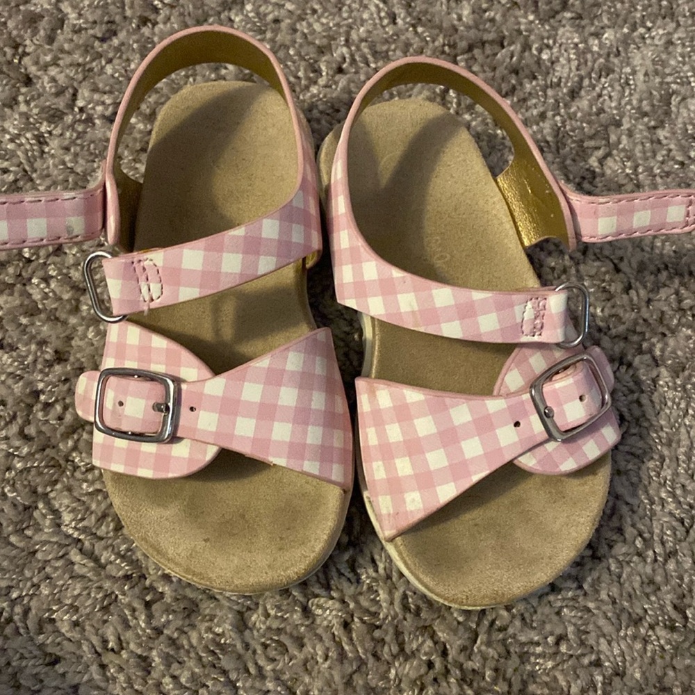 Cat & Jack summer sandal for toddler. Size 6. Pink and white checker.